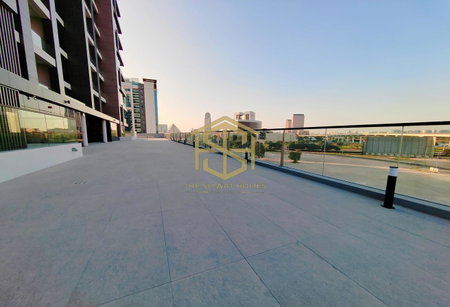Apartment for rent in Sharjah, United Arab Emirates · Al Jaddaf Avenue · 7 rooms, 7 baths