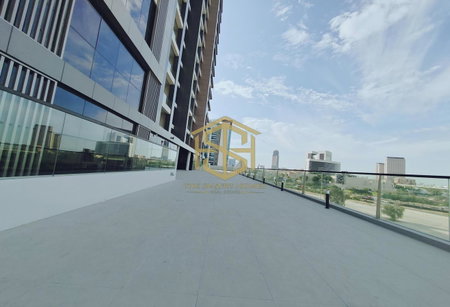 Apartment for rent in Sharjah, United Arab Emirates · Al Jaddaf Avenue · 7 rooms, 7 baths