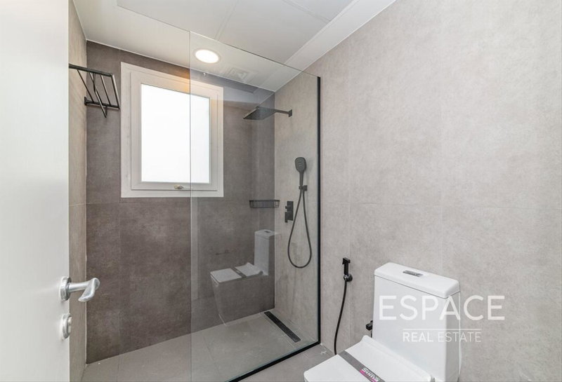House for rent in Dubai, United Arab Emirates · Springs 8 · 3 rooms, 3 baths