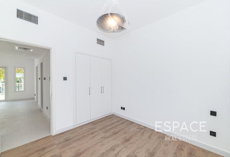 House for rent in Dubai, United Arab Emirates · Springs 8 · 3 rooms, 3 baths
