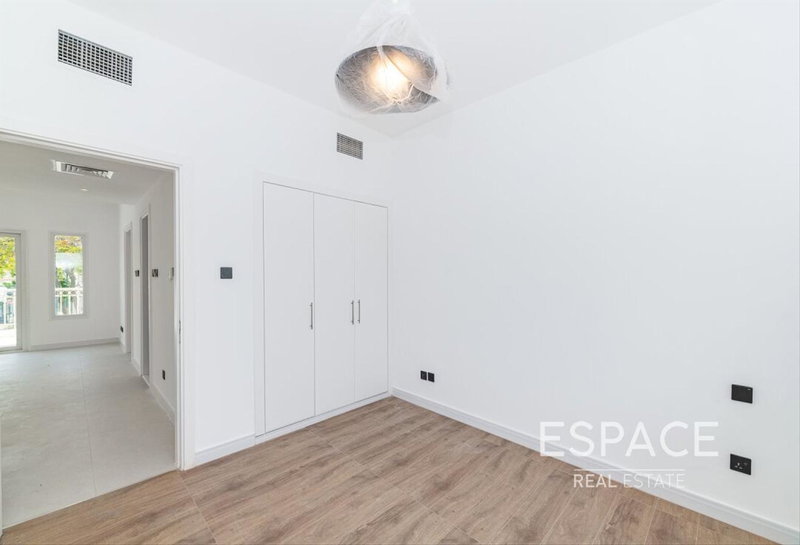 House for rent in Dubai, United Arab Emirates · Springs 8 · 3 rooms, 3 baths
