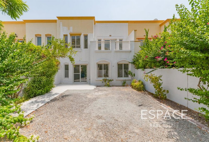 House for rent in Dubai, United Arab Emirates · Springs 8 · 3 rooms, 3 baths
