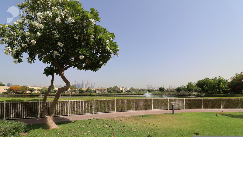 House for rent in Dubai, United Arab Emirates · Springs 8 · 3 rooms, 3 baths