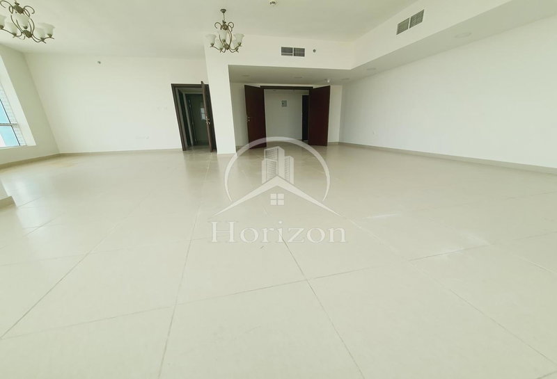 Apartment for rent in Sharjah, United Arab Emirates · Al Ferasa Tower · 4 rooms, 6 baths