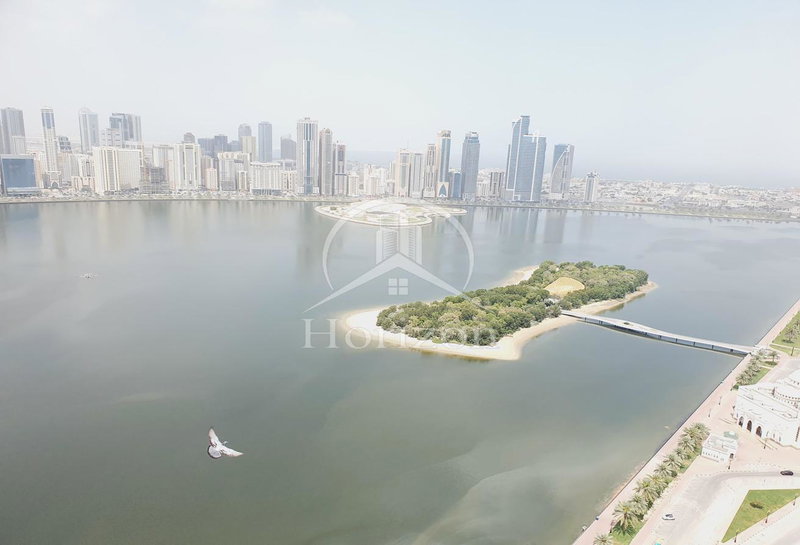 Apartment for rent in Sharjah, United Arab Emirates · Al Ferasa Tower · 4 rooms, 6 baths