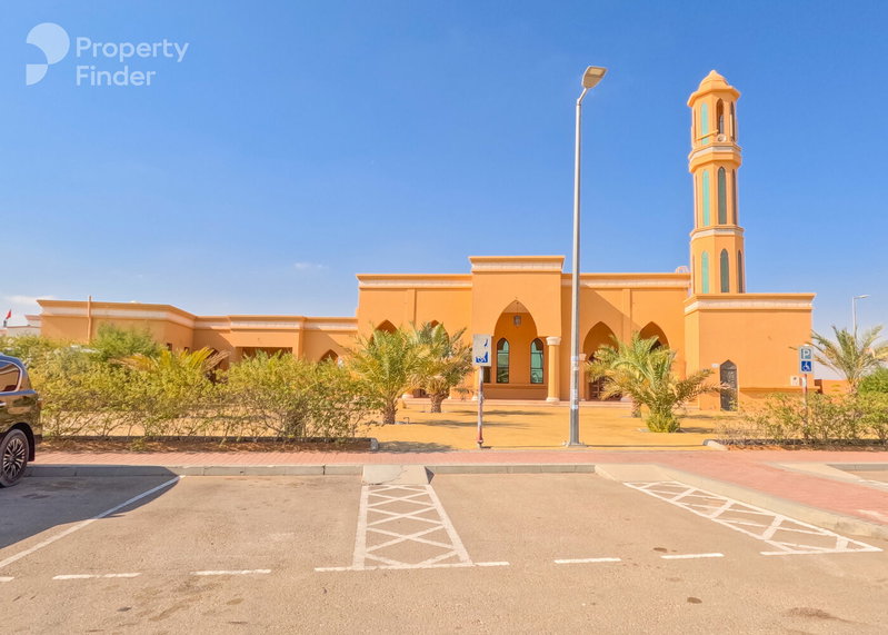 Apartment for rent in Al Ain City, United Arab Emirates · Al Bateen · 6 rooms, 6 baths