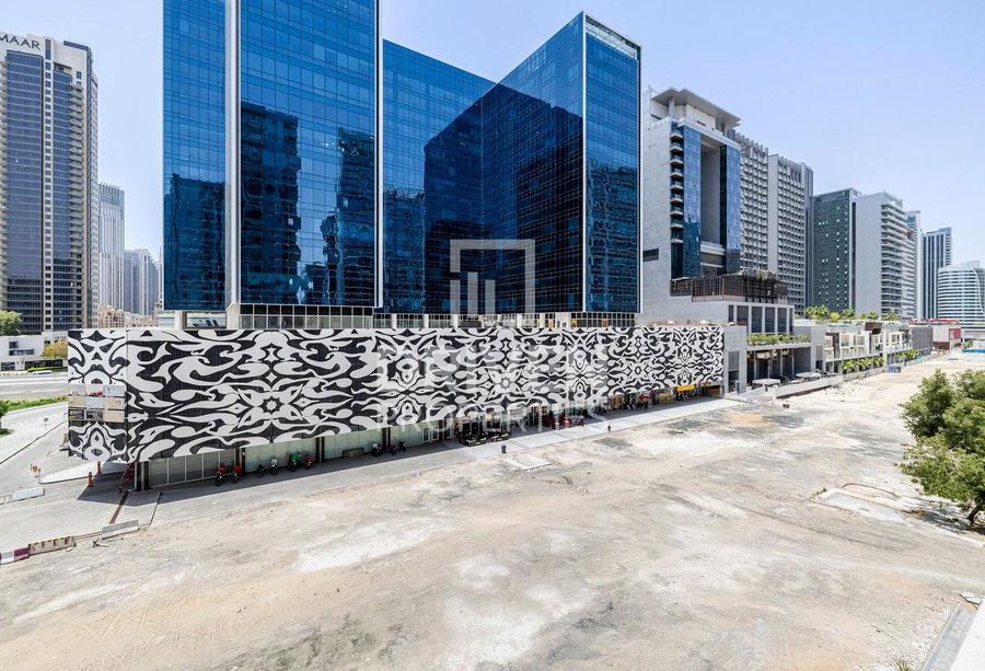 Apartment for rent in Dubai, United Arab Emirates · DAMAC Majestine · 1 room, 2 baths