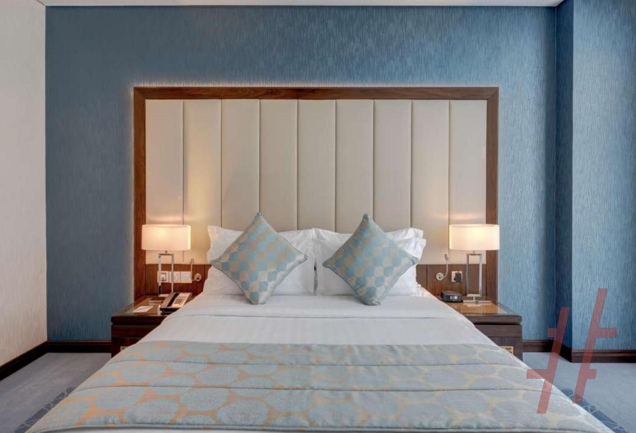 Apartment for rent in Dubai, United Arab Emirates · Royal Continental Suites · 1 room, 2 baths