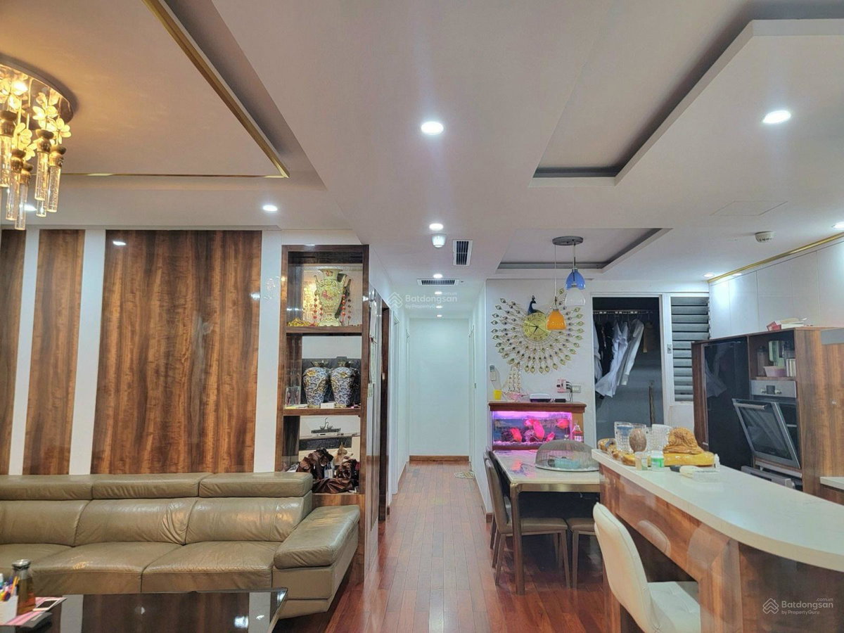 Seasons Avenue, Vietnam