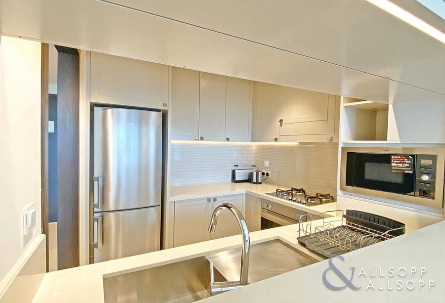 Apartment for rent in Dubai, United Arab Emirates · The Address Residence Fountain Views 2 · 1 room, 1 bath