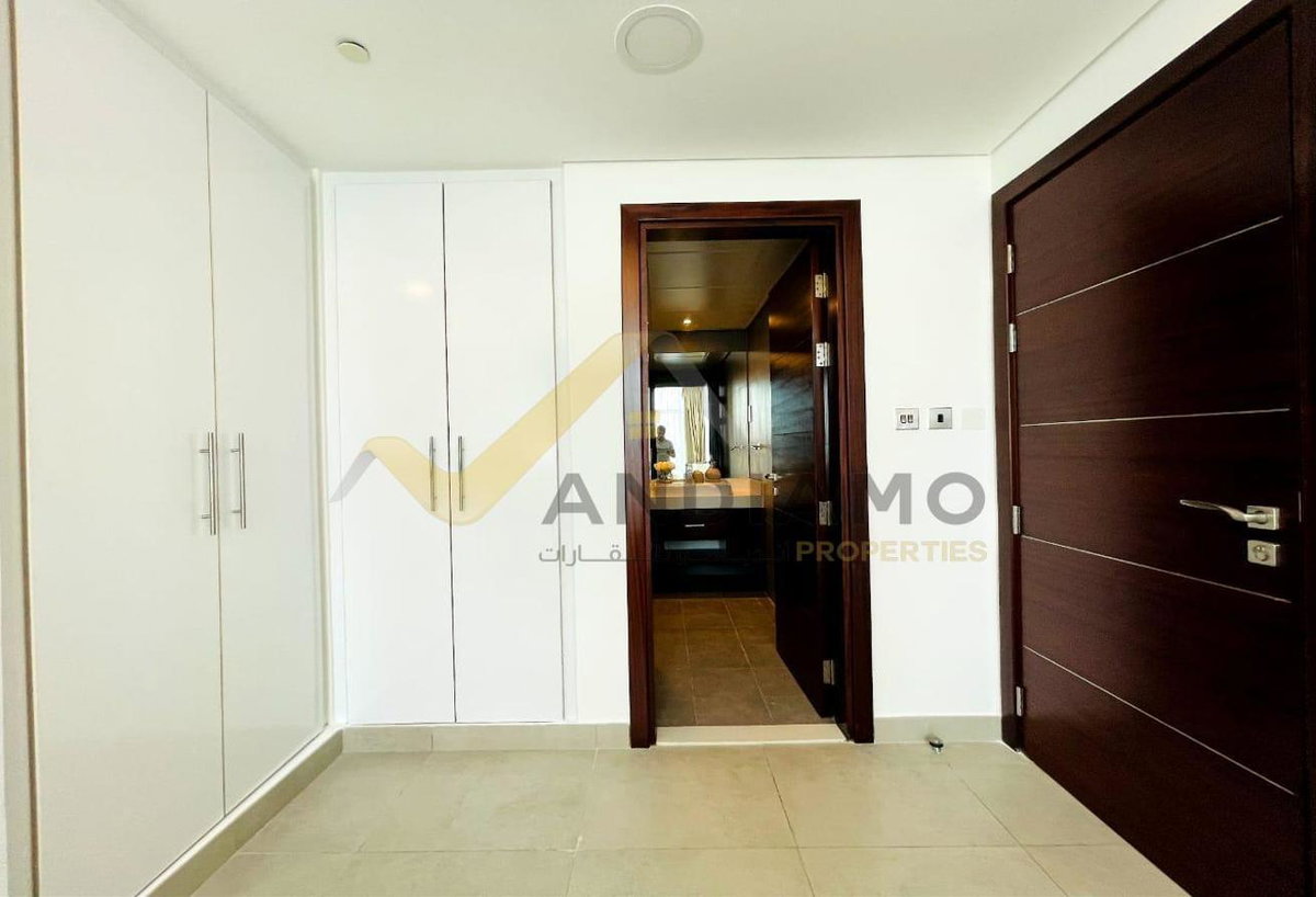 Y Tower Reem, Vereinigte Arabische Emirate