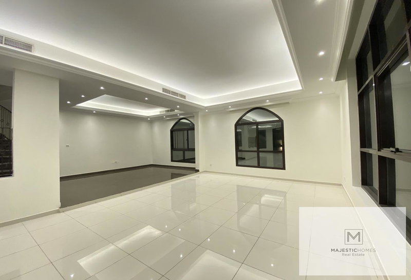 House for rent in Sharjah, United Arab Emirates · Al Mizhar 2 · 5 rooms, 6 baths