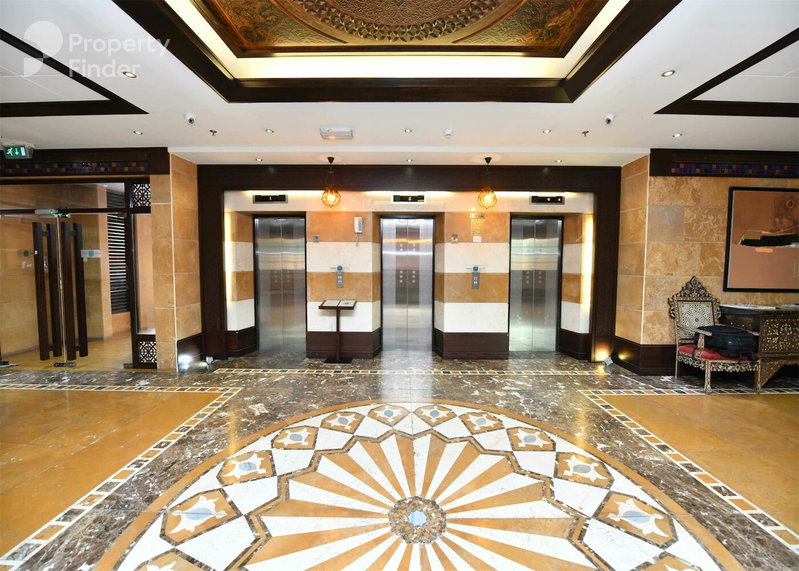 Apartment for rent in Dubai, United Arab Emirates · Heritage Building · 1 room, 2 baths