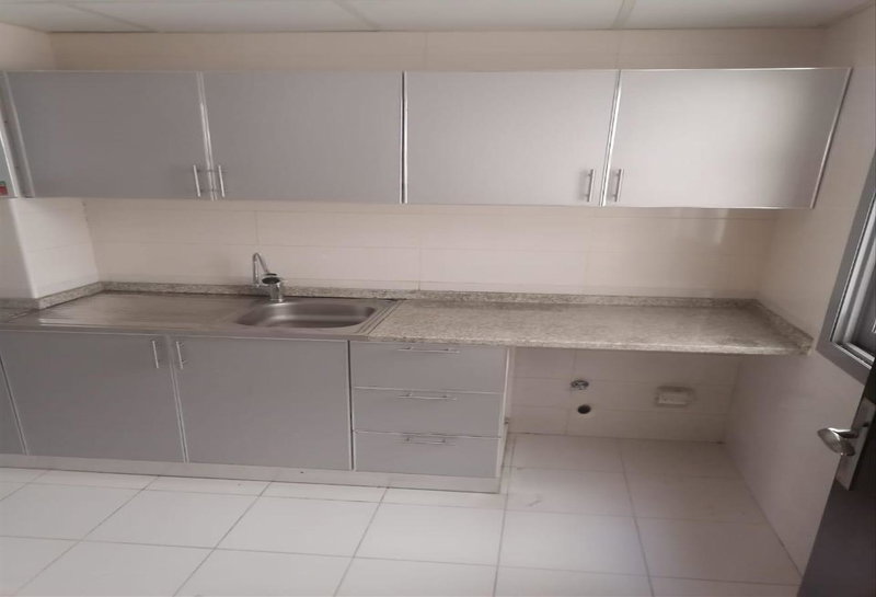 Apartamento en alquiler en la ciudad de Ajman, Emiratos Árabes Unidos · Al Jurf · 1 habitación, 1 baño