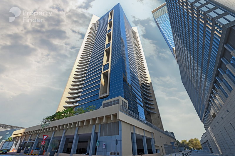 Apartment for rent in Dubai, United Arab Emirates · Sky Gardens · 1 room, 2 baths