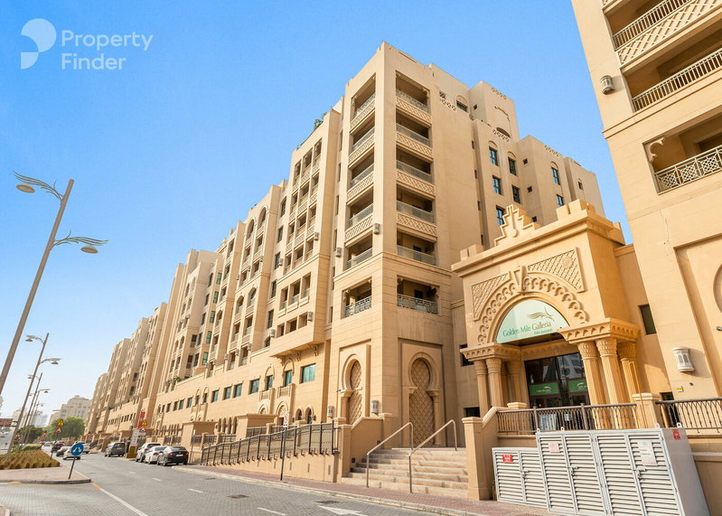 Apartment for rent in Dubai, United Arab Emirates · Golden Mile 4 · 2 rooms, 3 baths