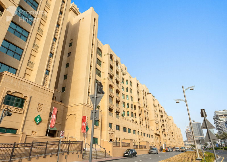 Apartment for rent in Dubai, United Arab Emirates · Golden Mile 4 · 2 rooms, 3 baths