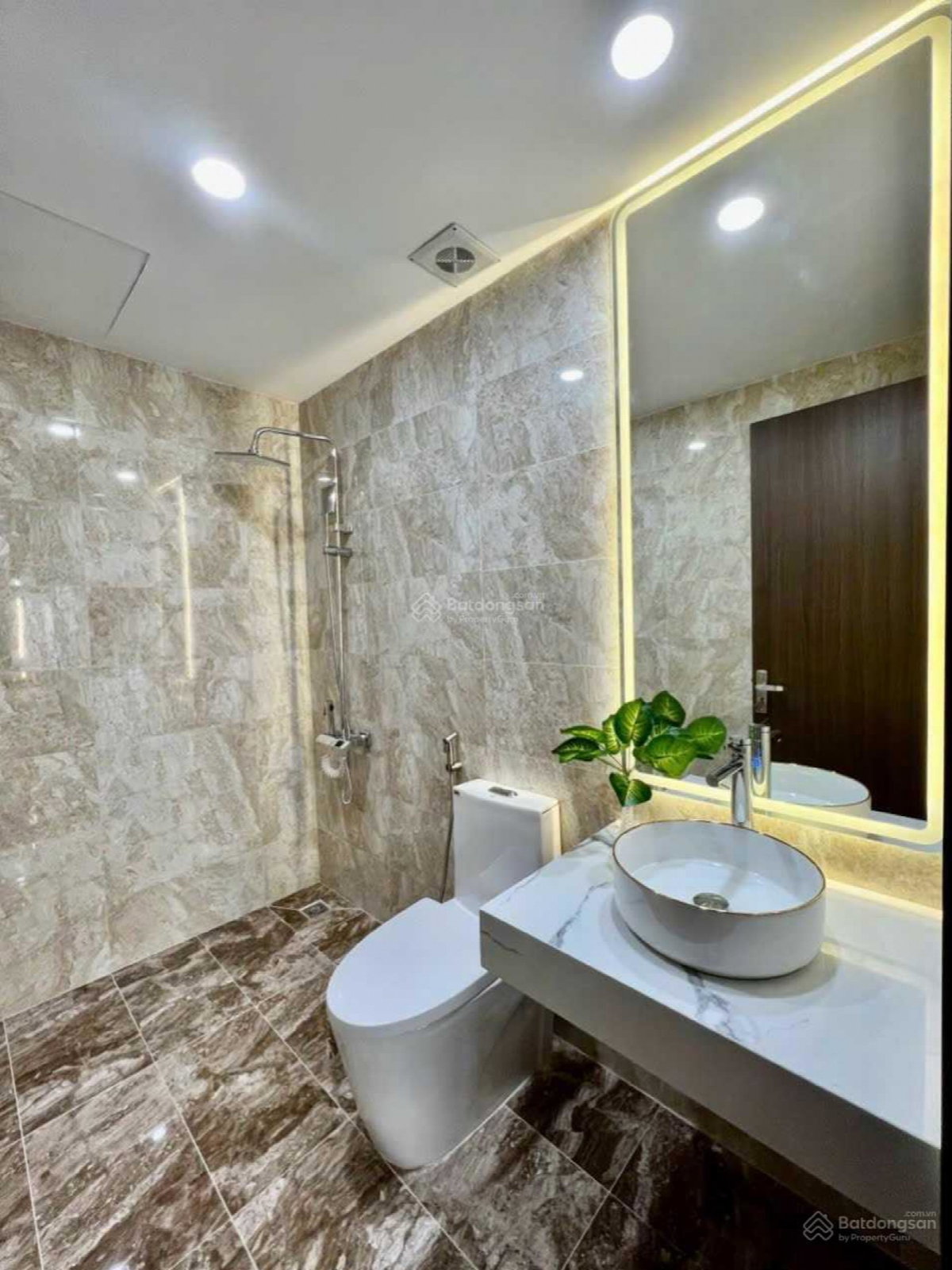 GoldSilk Complex, Vietnam