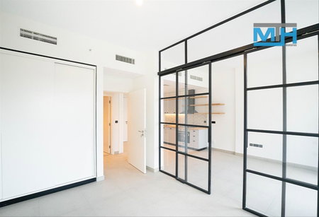 Apartment for rent in Dubai, United Arab Emirates · Socio Tower 1 · 1 room, 1 bath