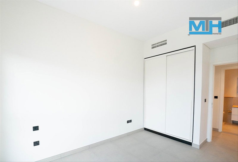 Apartment for rent in Dubai, United Arab Emirates · Socio Tower 1 · 1 room, 1 bath