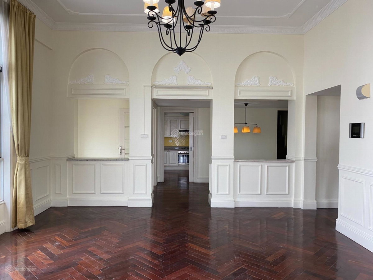 The Manor, Vietnam