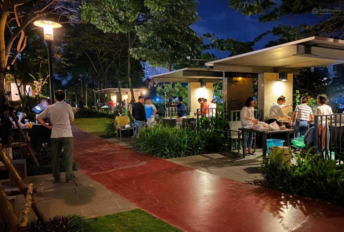 Mulberry Lane, Vietnam