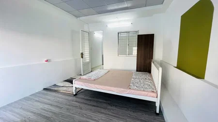 Apartment for rent in Thanh Pho Uong Bi, Vietnam · Garden · 1 room, 1 bath