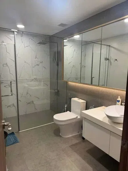 Apartment for rent in Ho Chi Minh City, Vietnam · Sunwah Pearl · 2 rooms, 1 bath