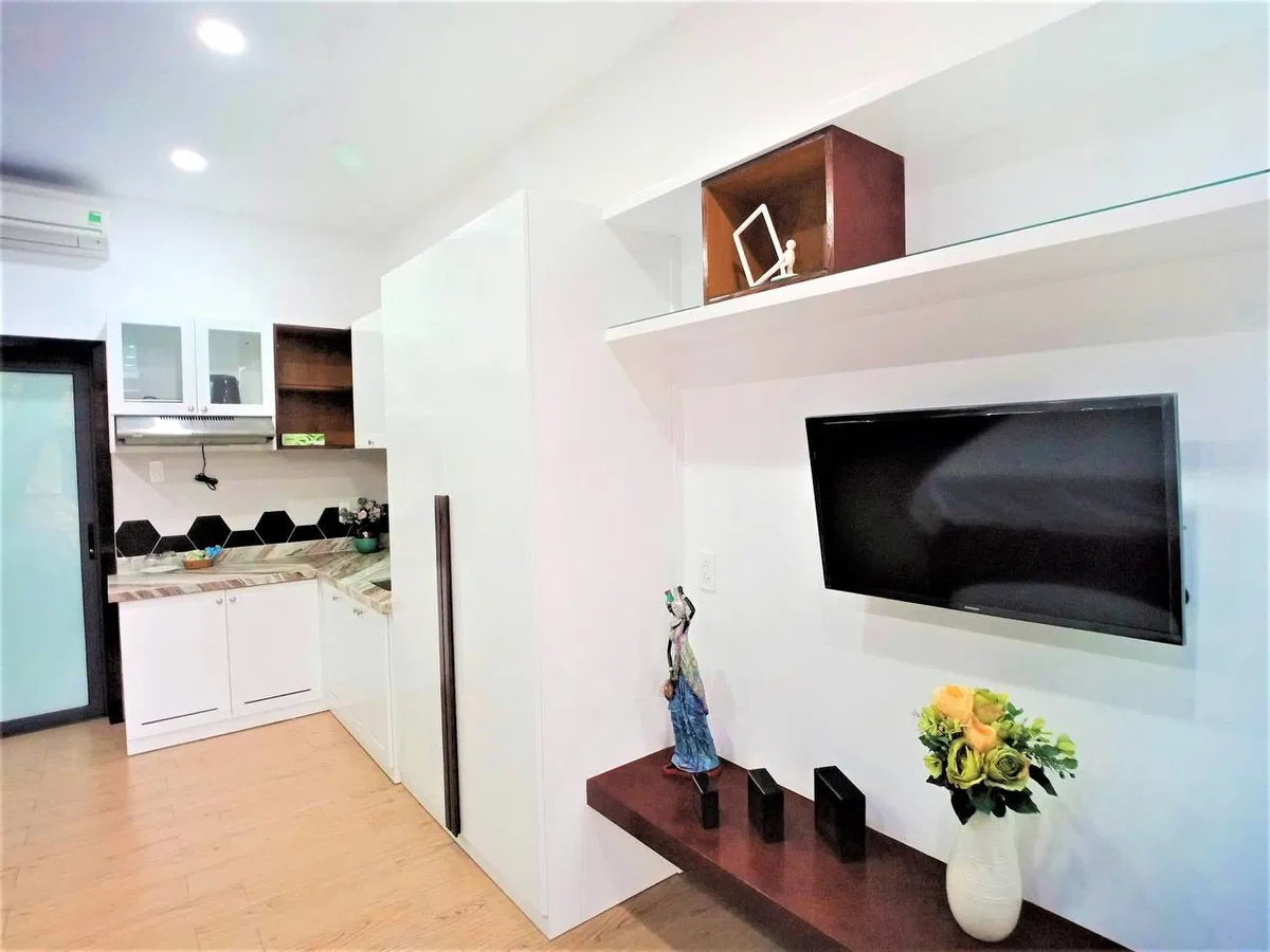 Apartment for rent in Ho Chi Minh City, Vietnam · District 3 · 1 room, 1 bath