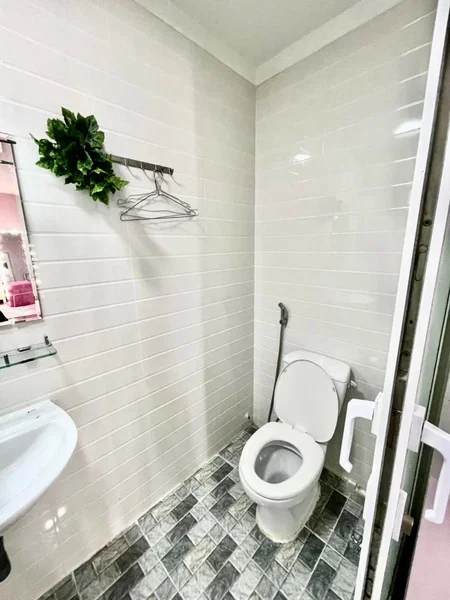 Apartment for rent in Ho Chi Minh City, Vietnam · District 4 · 1 room, 1 bath