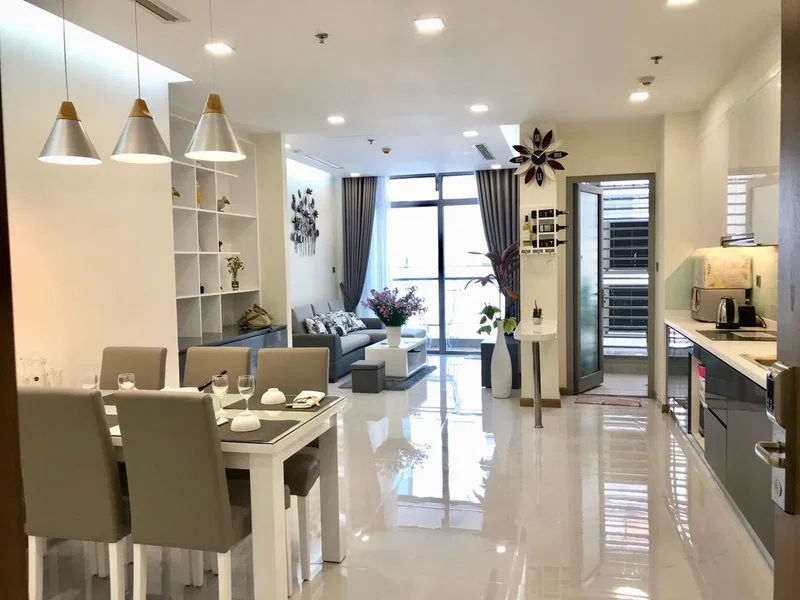 Apartment for rent in Ho Chi Minh City, Vietnam · Vinhomes Central Park · 2 rooms, 1 bath