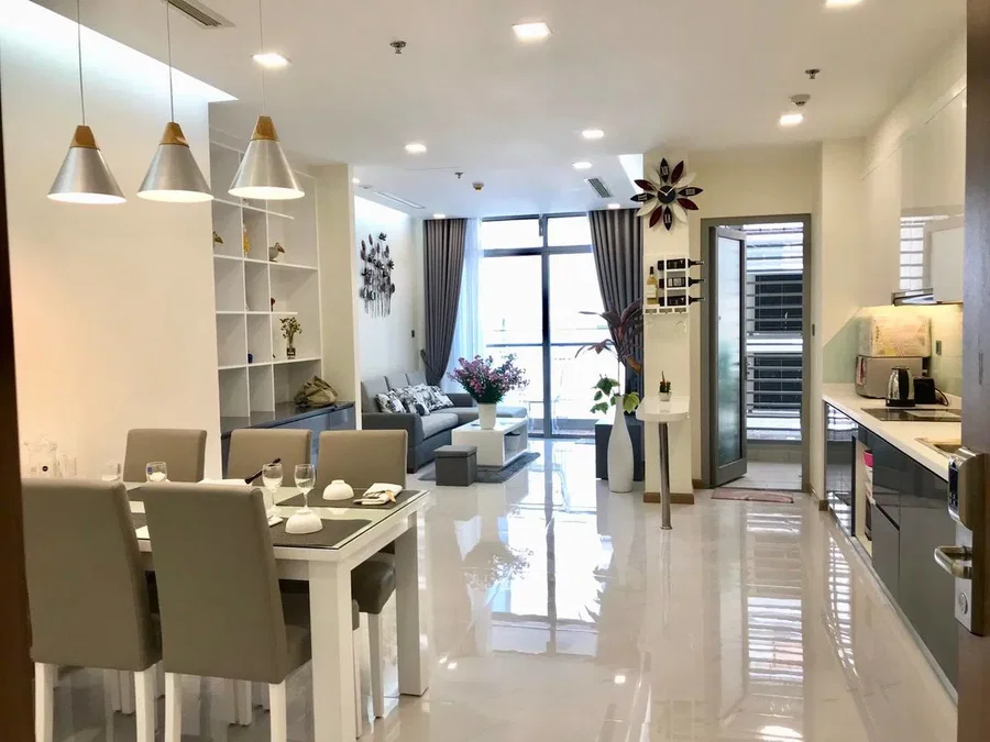 Apartment for rent in Ho Chi Minh City, Vietnam · Vinhomes Central Park · 2 rooms, 1 bath
