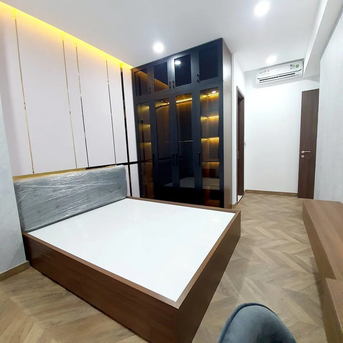 Midtown D9 M8, Vietnam