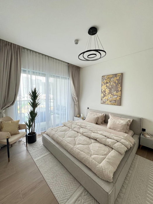 Apartment for rent in Dubai, United Arab Emirates · Great Waves · 1 room, 1 bath