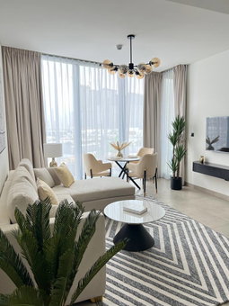 Apartment for rent in Dubai, United Arab Emirates · Great Waves · 1 room, 1 bath