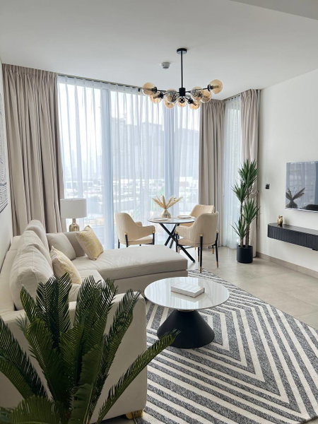 Apartment for rent in Dubai, United Arab Emirates · Great Waves · 1 room, 1 bath