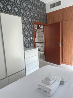 Zimmer zu vermieten in Dubai, Vereinigte Arabische Emirate · Marina View Tower · 1 Zimmer, 1 Bad