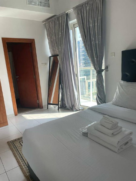 Zimmer zu vermieten in Dubai, Vereinigte Arabische Emirate · Marina View Tower · 1 Zimmer, 1 Bad