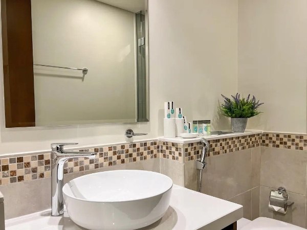 Room for rent in Dubai, United Arab Emirates · Reva Residence · 1 room, 1 bath