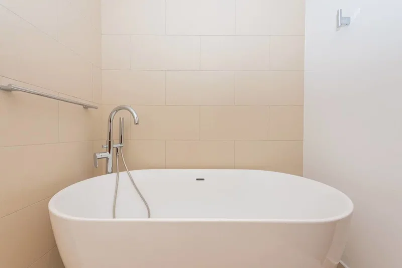 Zimmer zu vermieten in Dubai, Vereinigte Arabische Emirate · 21 a · 3 Zimmer, 1 Bad