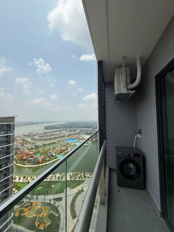 The Opus One, Vietnam