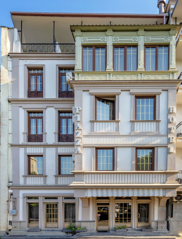 Hotel Piazza, Georgia