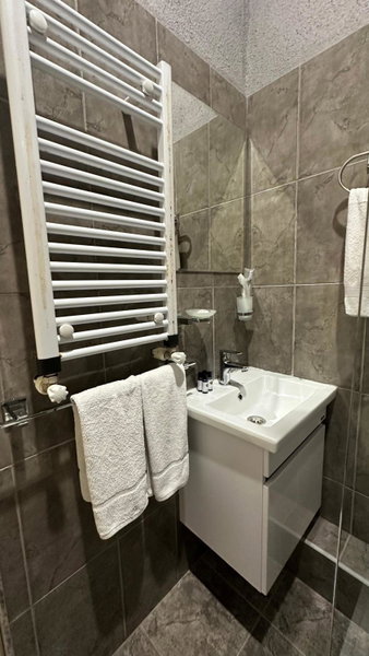 Wald Hotel N1 Building, Lagodekhi, Georgien