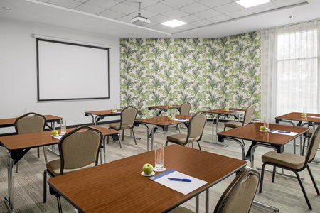 Holiday Inn Express Dubai Safa Park by IHG, Dubái, Emiratos Árabes Unidos