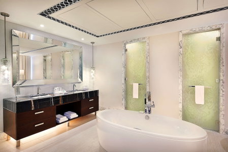 Hilton Dubai Al Habtoor City, Dubái, Emiratos Árabes Unidos