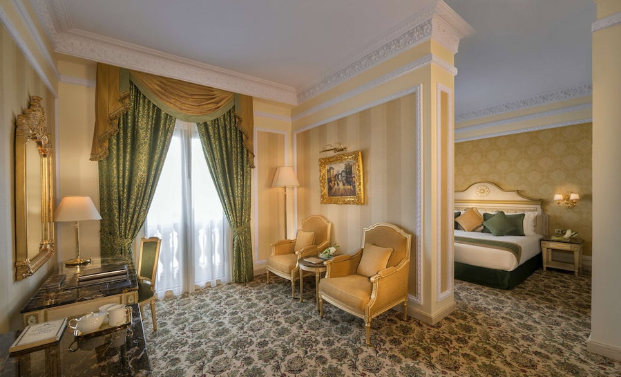 Royal Rose Abu Dhabi, a Curio by Hilton Affiliated Hotel, Abu Dhabi, United Arab Emirates