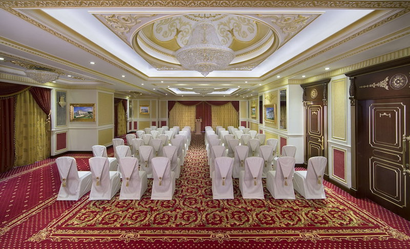 Royal Rose Abu Dhabi, a Curio by Hilton Affiliated Hotel, Abu Dhabi, United Arab Emirates