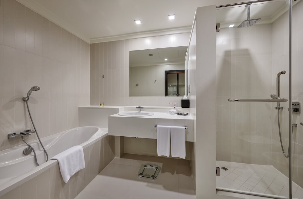Hotel · Millennium Airport Hotel Dubai, Dubai