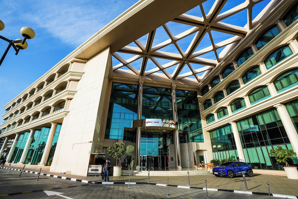 Hotel · Mövenpick Grand Al Bustan Dubai, Dubai