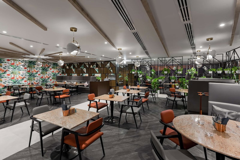 Radisson Dubai Damac Hills, Дубай, ОАЭ